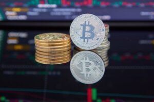 Bitcoin cai abaixo de US$70 mil: entenda os motivos