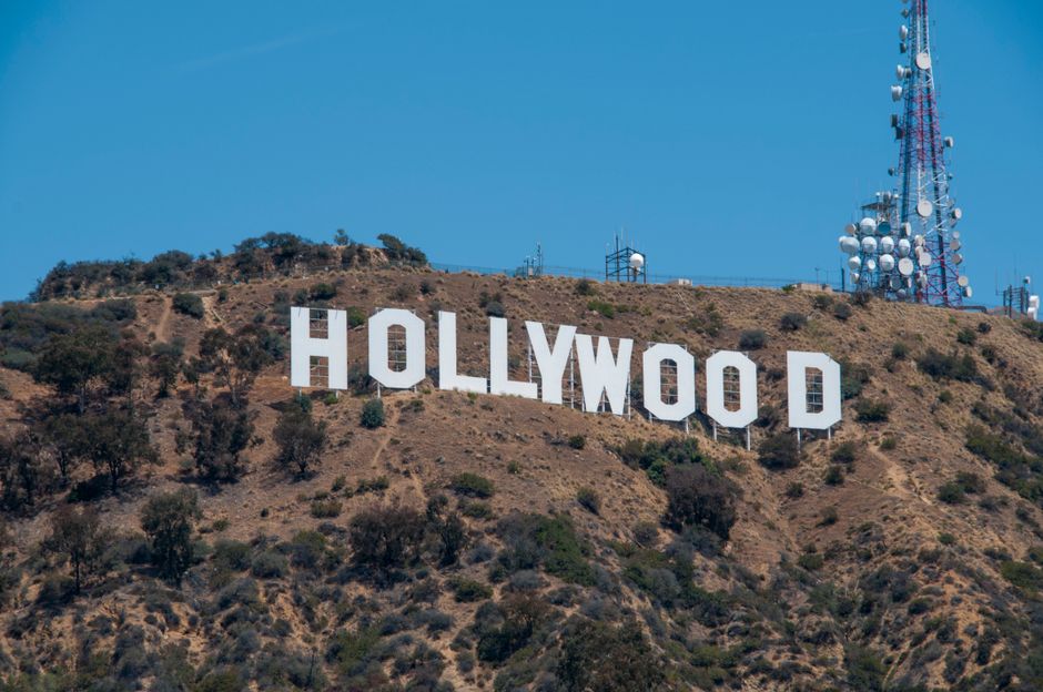 Estados dos EUA Preparam Ação para Bloquear Fusão de Hollywood