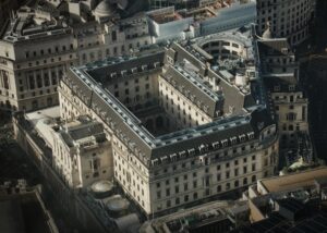 Andrew Bailey do Banco da Inglaterra Reafirma Meta de Inflação