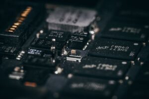 Preços de Chips de Memória Explodem, Impactando Inflação e Produtos Eletrônicos
