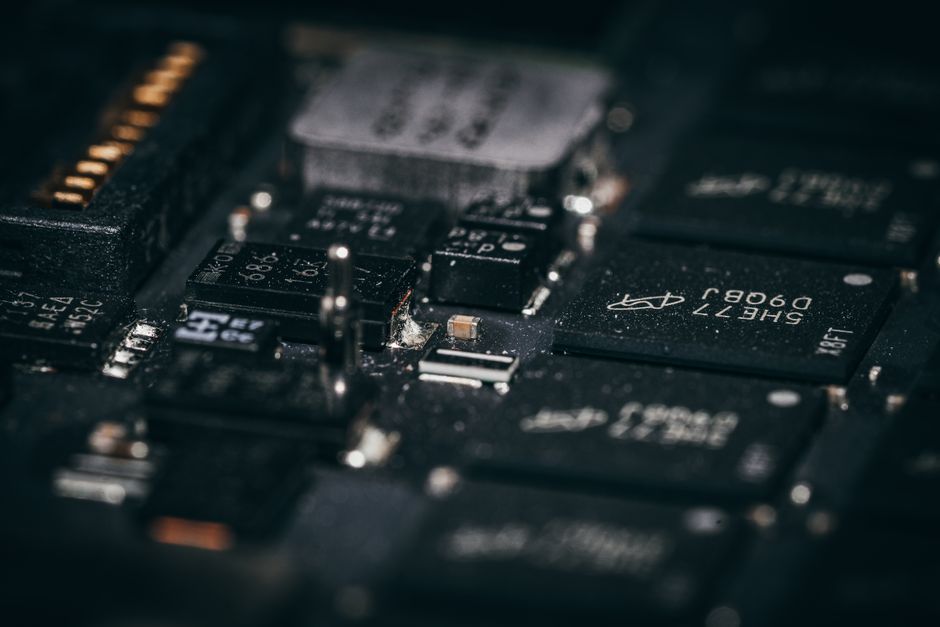 Preços de Chips de Memória Explodem, Impactando Inflação e Produtos Eletrônicos