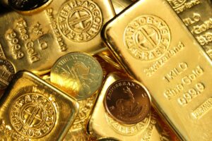 Ouro cai com medo de juros mais altos nos EUA