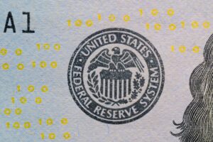 Fed dos EUA mantém juros por tempo indeterminado