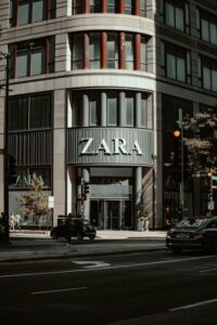 Inditex, dona da Zara, registra vendas em alta apesar de cenário desafiador