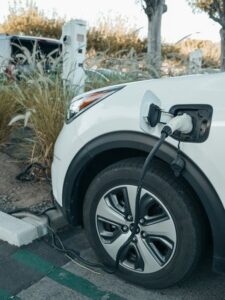 Chineses BYD e SAIC Preveem Veículos Elétricos com Baterias de Estado Sólido em 2027