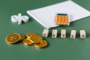 Brasileiro trabalha quase cinco meses só para pagar impostos em 2026
