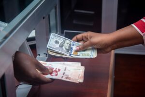 Cheque especial da XP começa com taxa de 83,5% ao ano