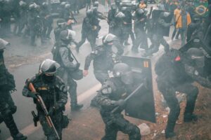 Operação Escudo na Baixada Santista: 160 Presos e Conflitos com a Defensoria