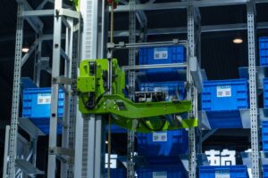 Amazon Lança Robô de IA para Armazéns na Europa com Investimento Bilionário